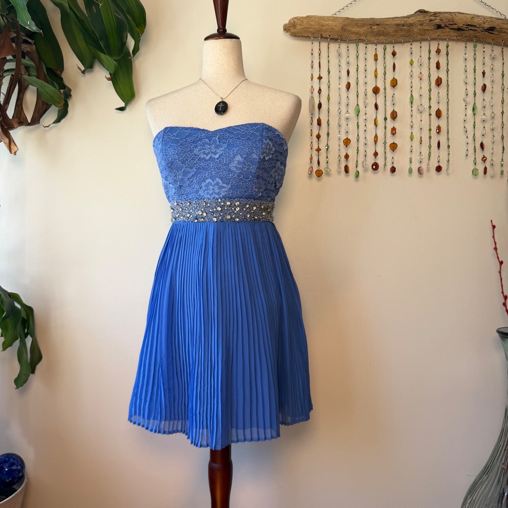 My Michelle Periwinkle Blue Lace Beaded Strapless Homecoming Dress y2k Size 13